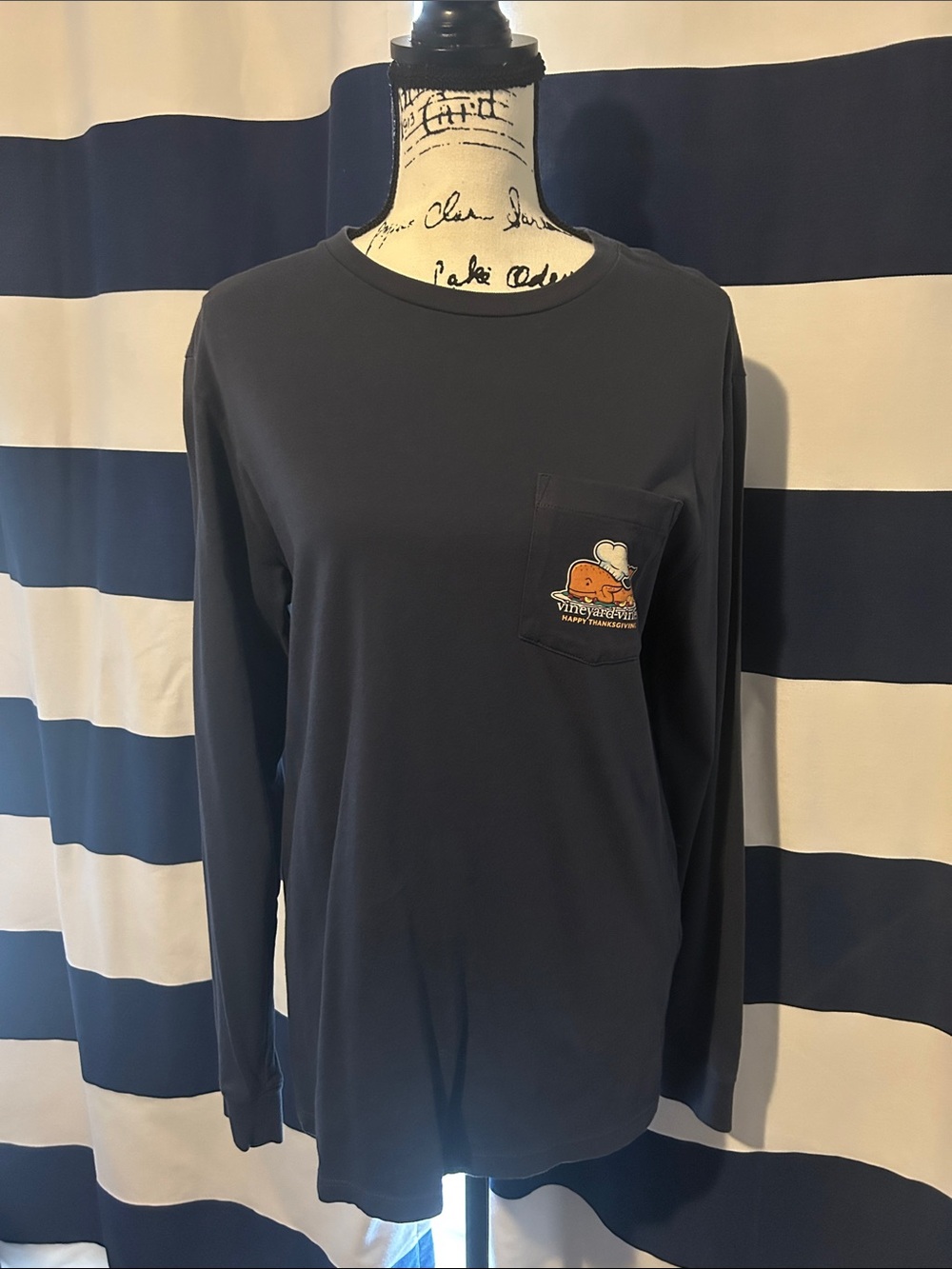 Vineyard Vines navy blue
Happy Thanksgiving, whale long sleeve pocket t-shirt